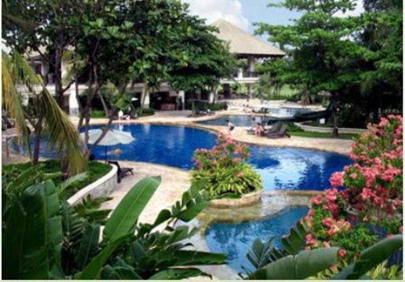 Ciputra Golf, Club & Hotel Surabaya Esterno foto