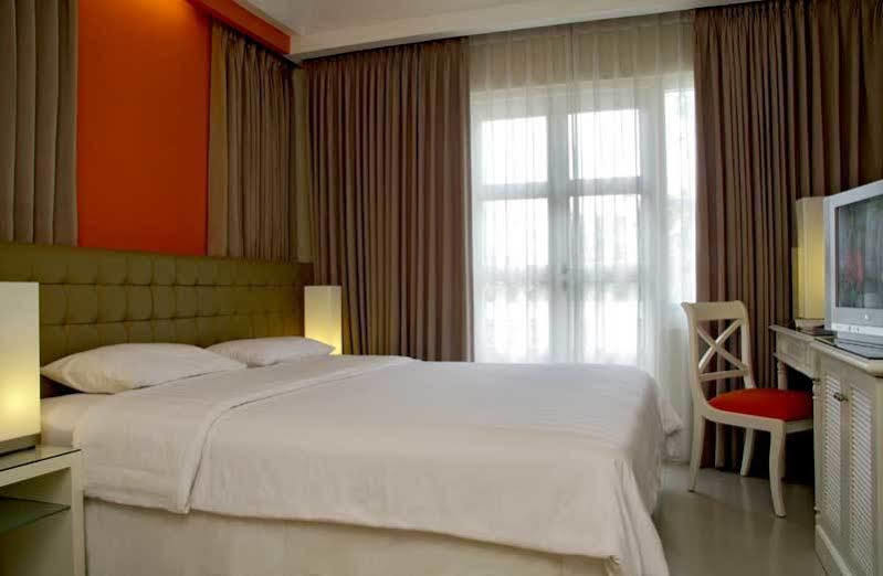 Ciputra Golf, Club & Hotel Surabaya Esterno foto